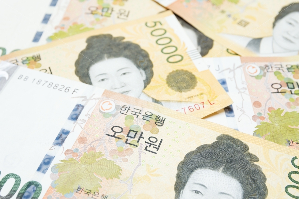 오만원,5만원,화폐,돈,금융,지폐,생활,한국,동양,비용,경제,은행,저금,저축,재무,비즈니스,현금,자산,재산,적금,적립,산업,가치,현실,소득,세금,요금,소비,지출,절약,금액,지불,아시아,스튜디오,컨셉,컨셉트,콘셉,콘셉트,뱅크,예산,사업,캐쉬,캐시,머니,비지니스,소스,오브젝트,원화,단독사진,가계,보험,주식,수입,money,급여,재물,연출사진,배경,배경이미지,연출,컨셉,콘셉,direction,concept,금융,돈,finance,banking,money