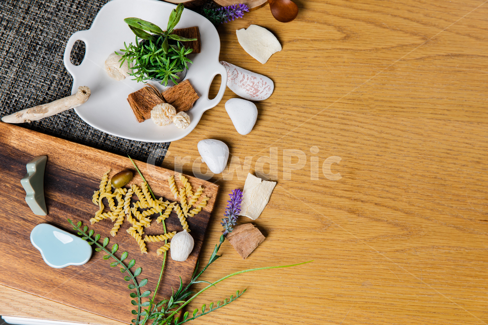 요리기구,주방용품,주걱,숟가락,수저,나무,부엌,주방,요리,화분,식물,녹색,도자기,깔끔한,깨끗한,현대적인,공간,밝은,정리,정돈,꽃,실내,인테리어,배경,주방도구,목기,사각형,도마,쟁반,식기,식재료,배열,원형,주방,키친,부엌,주방용품,요리도구,kitchen,kitchenware,cookroom,cookingutensil,인테리어,실내디자인,interior design,연출,컨셉,콘셉,direction,concept