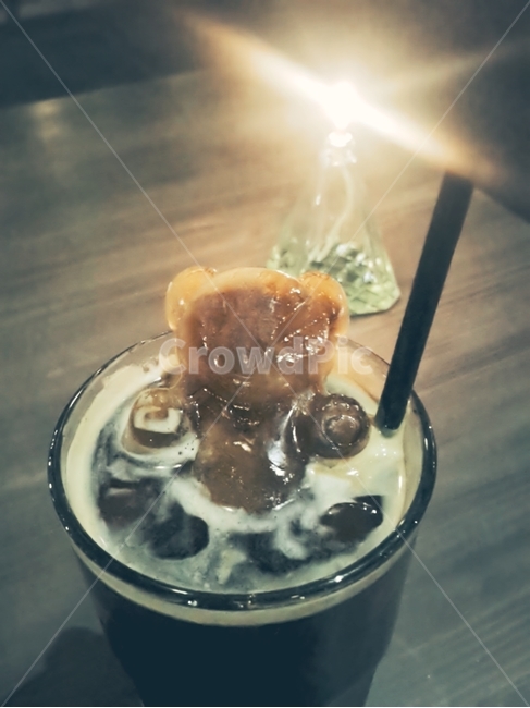 커피,곰돌이얼음,아메리카노,곰돌이,불빛,커피,카페,coffee,cafe