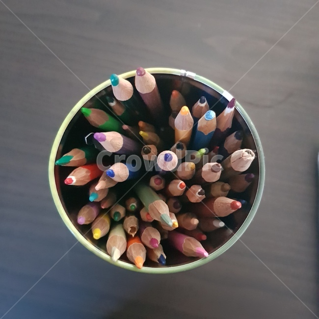 색연필,연필,알록달록,색깔,미술,그림,감성,예술,예체능,물건,문구,학용품,문구류,사무용품,school supplies,stationery,office supplies