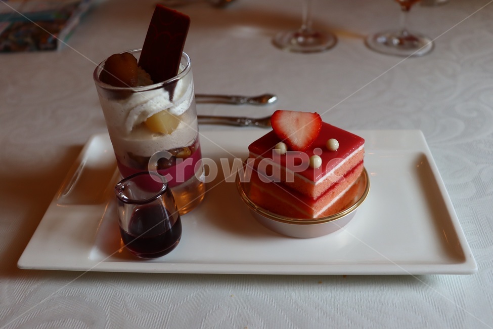 음식,디저트,dessert,food,icecream,아이스크림,케익,cake,딸기케익,음식,식재료,요리,food,cook,meal,dishes,food reserves,디저트,간식,후식,dessert,snack