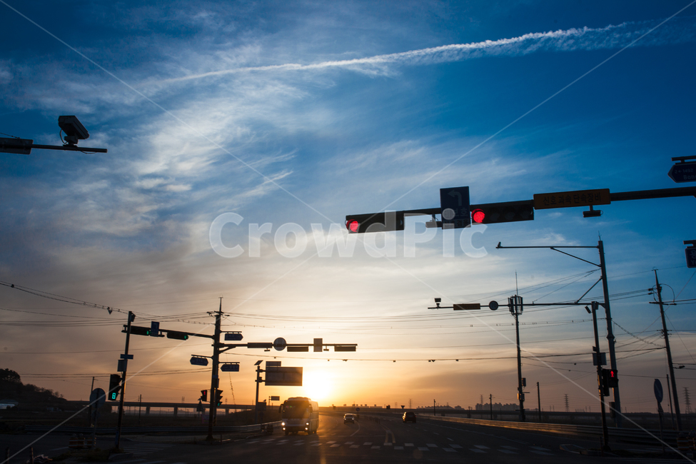 하늘,석양,일몰,구름,풍경,교통,교통수단,traffic,transportation,light,빛,traffic light,신호등,flare,플레어