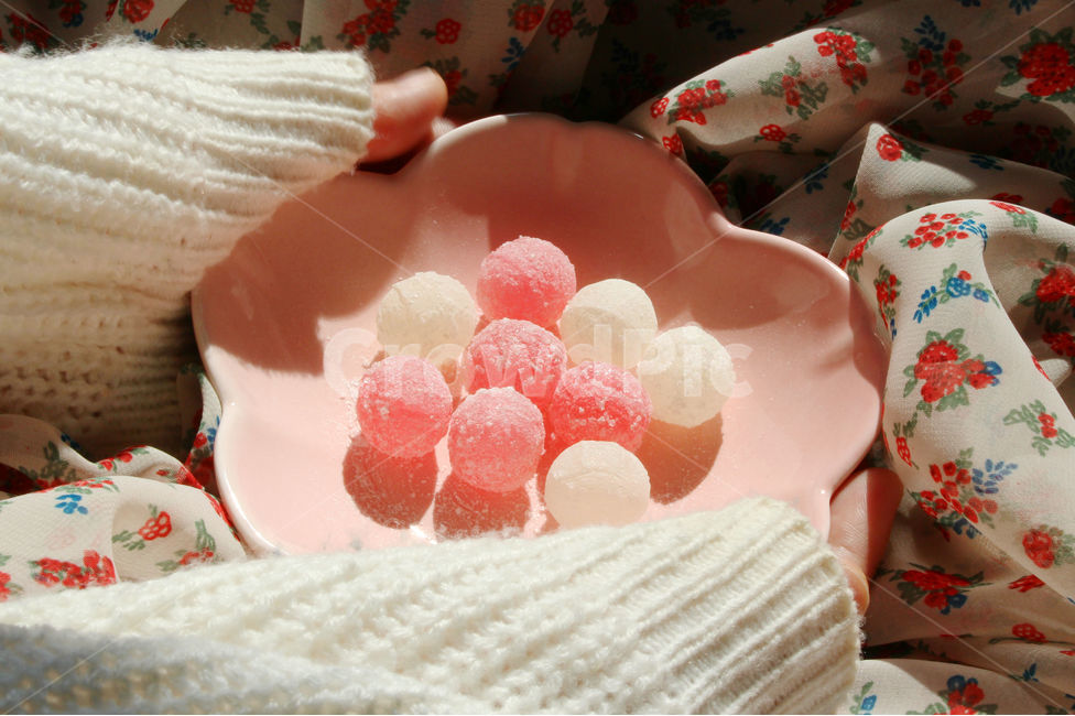 감성사진,사탕,화이트데이,군것질,캔디,분홍색,하얀색,pink,white,candy,WhiteDay,음식,식재료,요리,food,cook,meal,dishes,food reserves,디저트,간식,후식,dessert,snack,감성,sensible,feeling,색깔,색상,색채,색감,color sense,color sensitivity,feeling of color