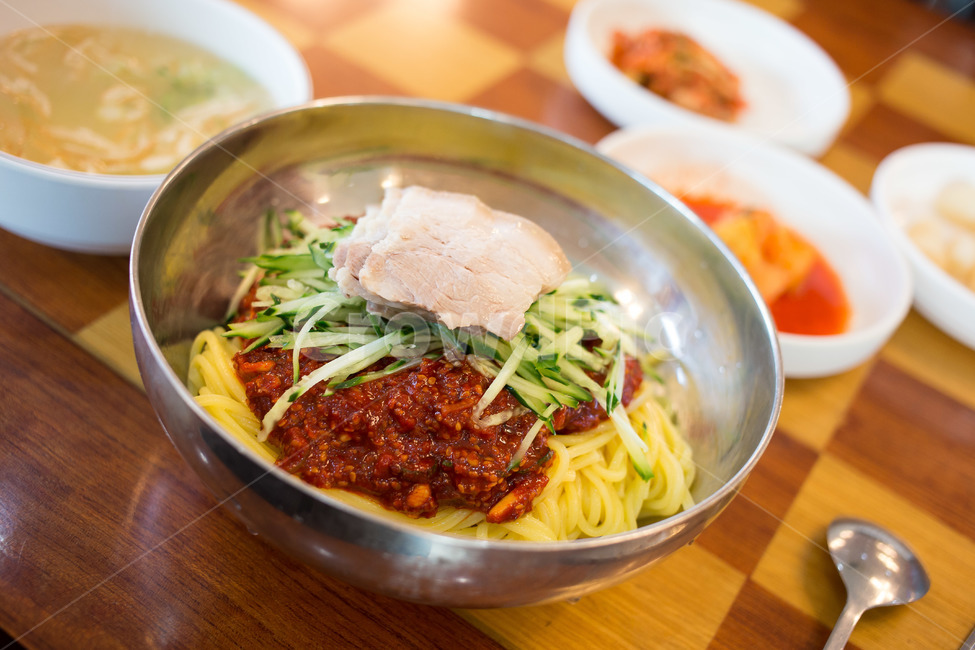 고기국수,비빔국수,식당,한식,국수,음식,비빔면,수육,음식,식재료,요리,food,cook,meal,dishes,food reserves