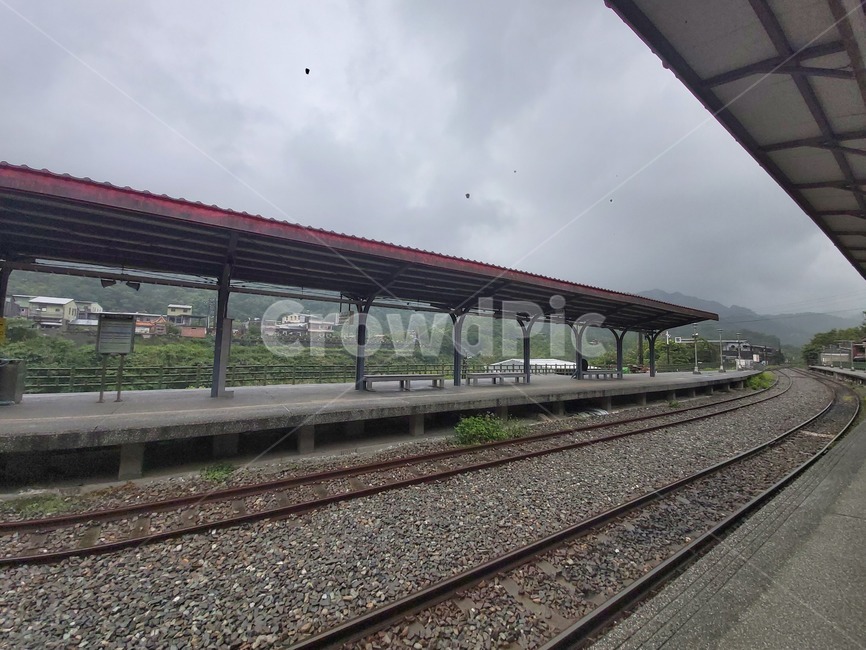 철길,역,철도,기차역,교통,교통수단,기찻길,구름,하늘,흐림,우중충,rail,traintrack,railway,transportation,레일,날씨,weather