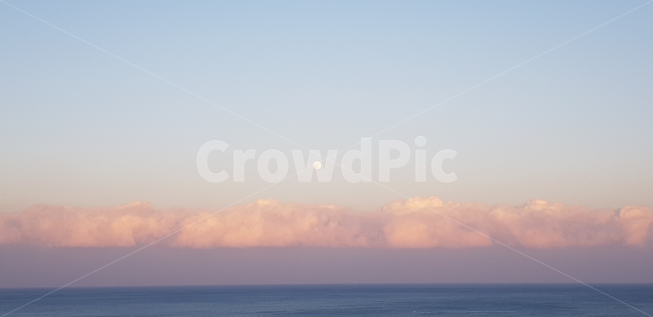 바다,구름,하늘,달,보름달,sea,cloud,sky,moon,fullmoon,자연,풍경,nature,landscape,색깔,색상,색채,색감,color sense,color sensitivity,feeling of color,outdoors,옥외