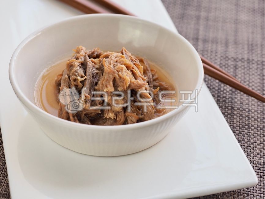 beefstew,beef dish,soy sauce,sidedish,beef,sauce,side dish,beefdish,Korean food,protein,Beef,cooking,braised soy sauce,koreanfood,jangjorim,cuisine,dinner,food,braised beef in soy sauce,meal,background,meat,soysauce