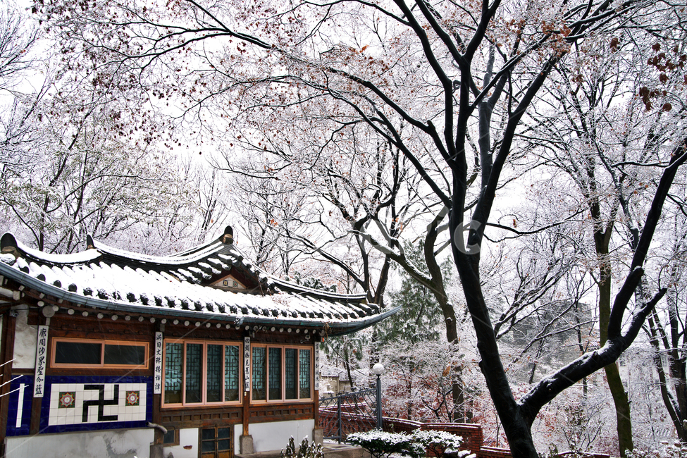 요사채,설경,보타사,서울,불교,사찰,눈,겨울,암자,겨울,계절,winter,season,한국전통,한국문화,korean traditional,korean culture,종교,신앙,religion,belief,faith,건축물,건물외관,exterior,building,structure,architecture,construction