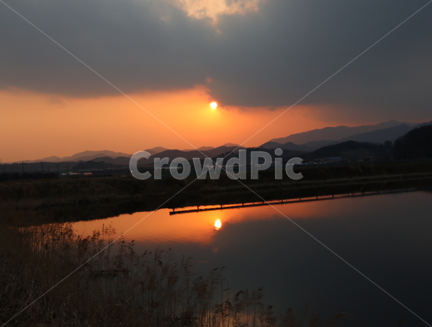 노을,일몰,자연,한국,시골,구름,장관,풍경,nature,sunrise,cloud,자연,풍경,nature,landscape,outdoors,옥외,sky,하늘,sunset,dusk,황혼,dawn,새벽,red sky,붉은 하늘