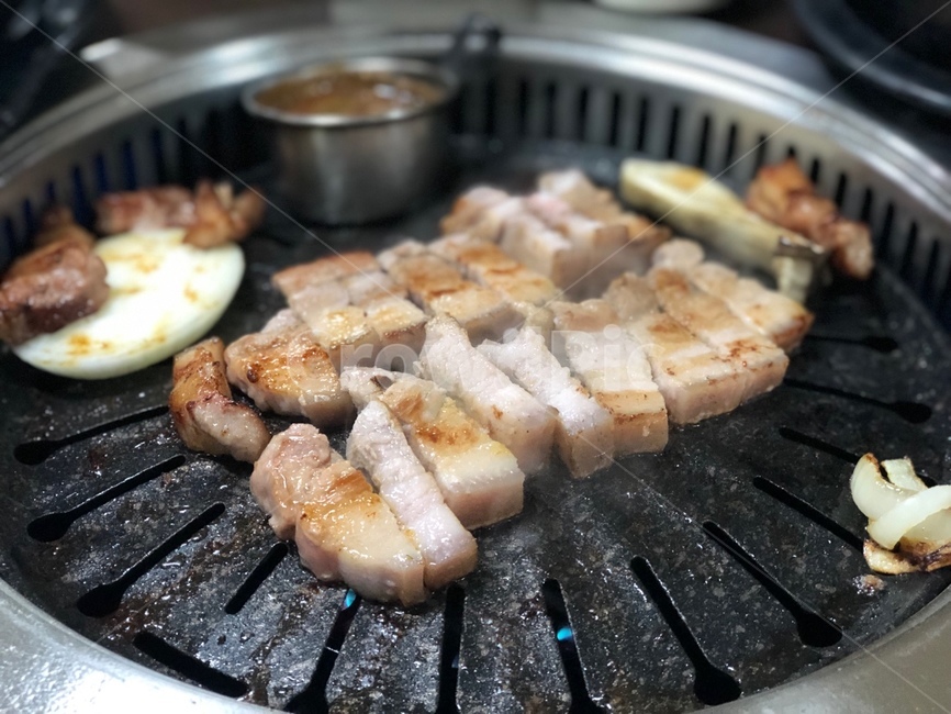 돼지고기,흑돼지고기,오겹살구이,흑돼지오겹살,흑돼지구이,제주흑돼지구이,pork,porkbelly,blackporkbelly,음식,식재료,요리,food,cook,meal,dishes,food reserves,육류,고기,meat