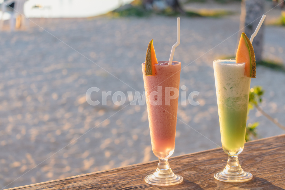 칵테일,바,비치바,해변,음료,술,일몰,바다,여름,여름,계절,summer,season,여행,휴가,traveling,vacation,trip,음료수,drink,beverage,색깔,색상,색채,색감,color sense,color sensitivity,feeling of color,juice,주스,마실 것,음주