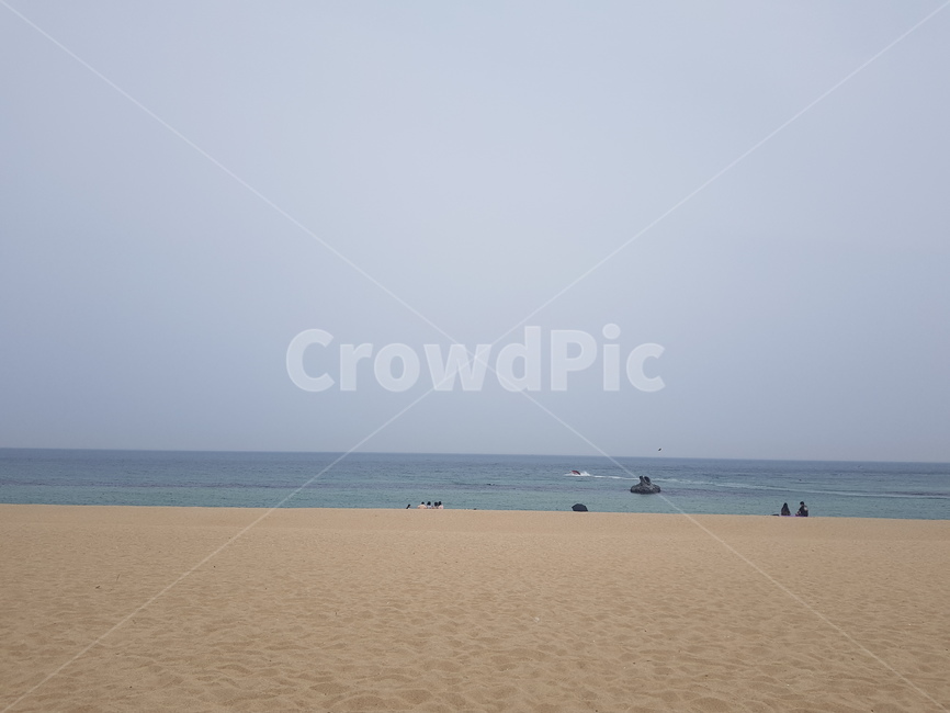바다,해변,모래,휴식,자연,힐링,사색,평화,강릉,조용,배경흐림,우울한,야외,sea,sand,beach,blue