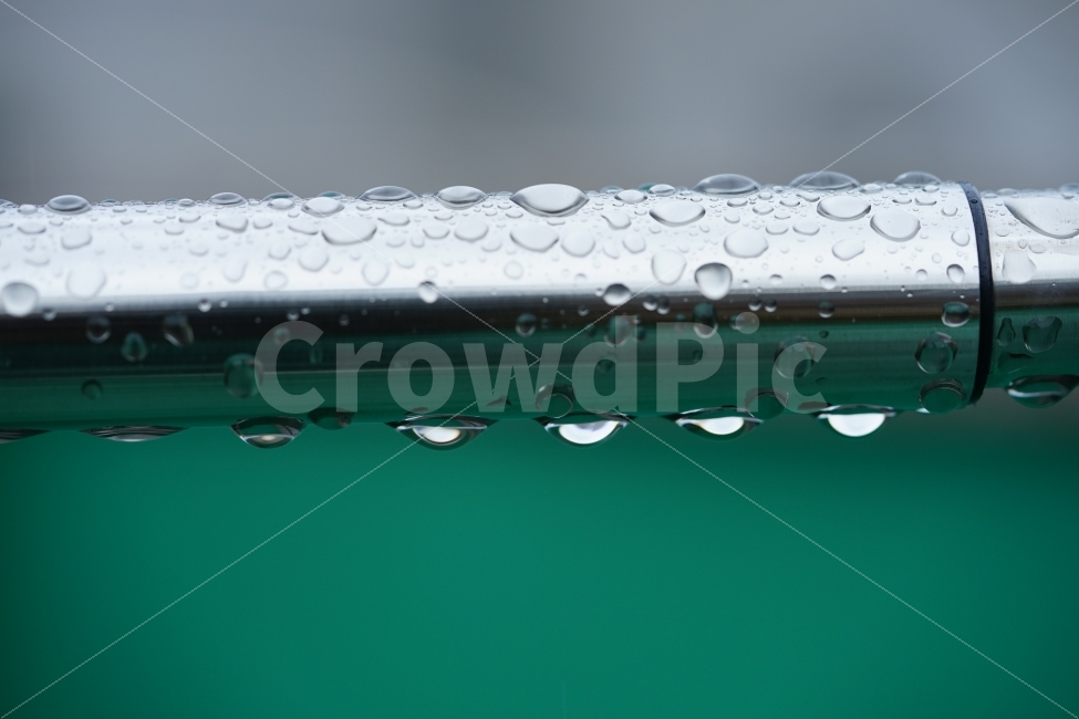 	물방울,빗물,비,물,접사,감성,감성사진,느낌,풍경,비오는날,레인,rain,옷걸이,빗소리,워터,일상,풍경사진,감정,비,비오는날,rain,rainy