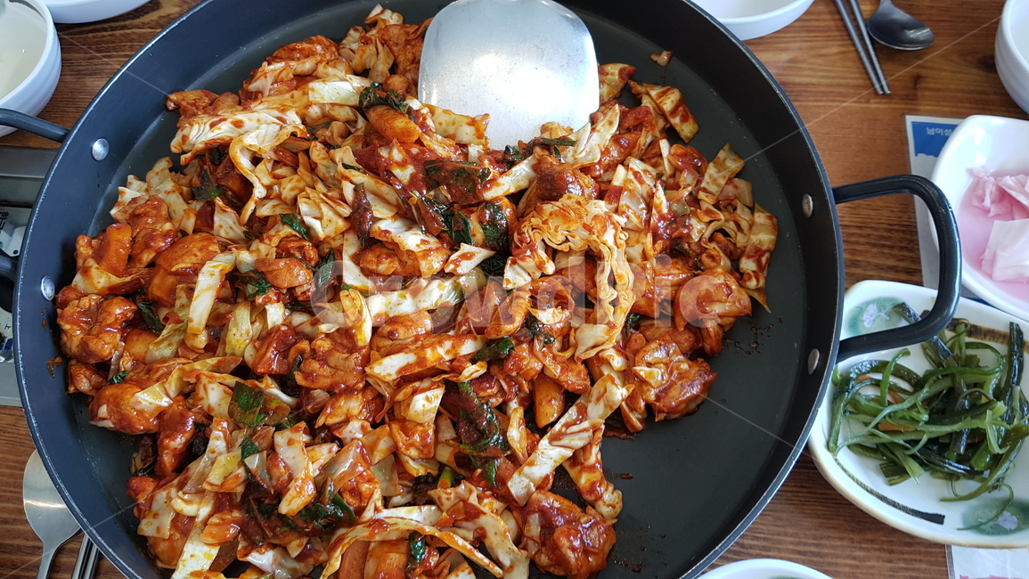 닭갈비,춘천닭갈비,닭갈비맛집,가평닭갈비,닭갈비볶음밥,음식사진,먹스타그램,오늘의메뉴,맛집,맛집추천,음식기록,일상기록,푸드스타그램,음식스타그램,미식,한끼식사,외식메뉴,집밥,요리사진,플레이팅,푸짐한한상,맛있는한끼,식사시간,맛집투어,먹방,식단관리,야식,점심메뉴,저녁메뉴,간식타임,푸드사진,일상공유,음식취향,한식양식,음식,식재료,요리,food,cook,meal,dishes,food reserves,육류,고기,meat,한식,한국음식,한국요리,korean food,korean dishes,korean meal,korean cook