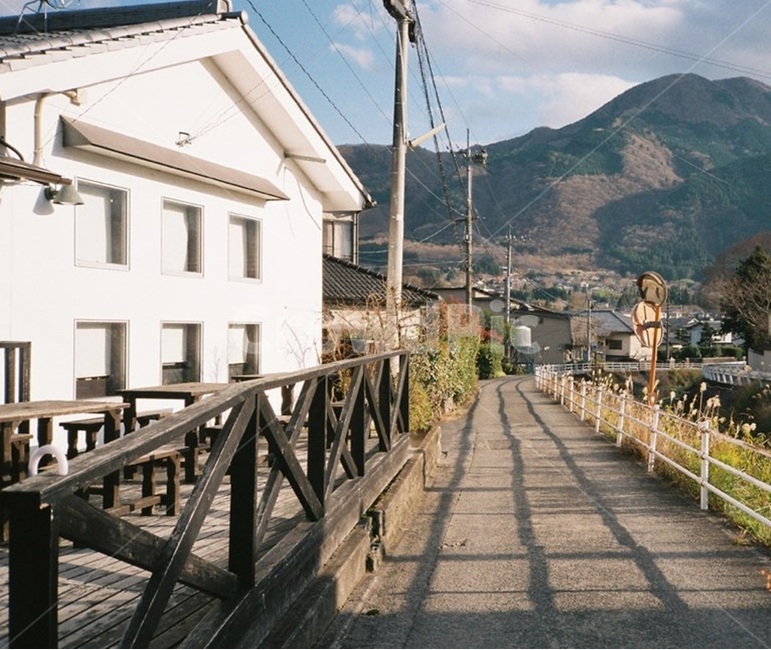 일본감성,산,집,전봇대,길,자연,풍경,시골풍경,일본풍경,필름감성,필름사진,필름카메라