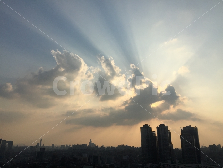 노을,남산,시내,도시,구름,석양,노을빛,하늘,풍경,도시,풍경,city,landscape,nature,자연,outdoors,옥외,sunlight,햇빛,sky