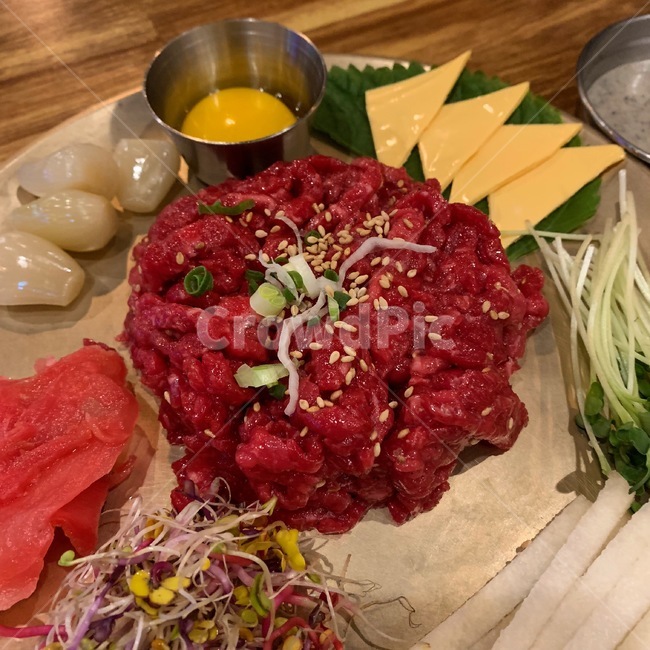 육회,고기,음식,소고기,식사,안주,음식,식재료,요리,food,cook,meal,dishes,food reserves