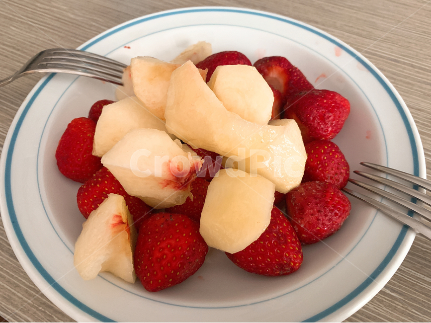 fruit,과일,strawberry,딸기,food,음식,복숭아,peach,후식,음식,식재료,요리,food,cook,meal,dishes,food reserves,과일,열매,fruit