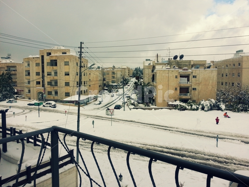 중동,아랍,눈,눈사람,풍경,요르단,암만,폭설,snowman,children,겨울,계절,winter,season,도시,풍경,city,landscape,해외,외국,세계,foreign,oversea,world,세계도시풍경,해외도시풍경,외국도시풍경,world cityscape,railing,난간,handrail,banister