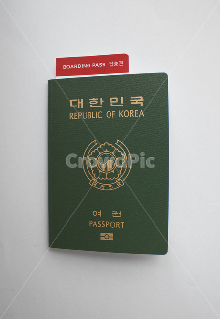 여권,한국여권,passport,대한민국여권,id,사물,물건,business,card,citizen,emigration,identification,identity,international,korea,republicofkorea,security,한국,대한민국,클로즈업,탑앵글,탑뷰,탑,흰배경,티켓,비행기티켓,pass,boardingpass,ticket,여행,휴가,traveling,vacation,trip