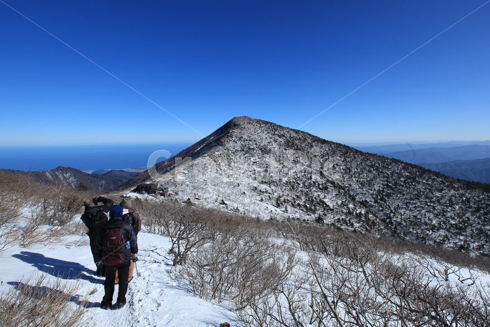 겨울산,설악산,등산,하얀눈,파란하늘,대청봉,중청대피소