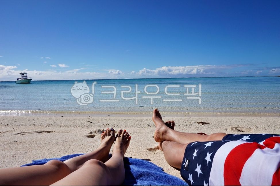 커플여행,커플해변,신혼여행,모래사장,맨발해변
