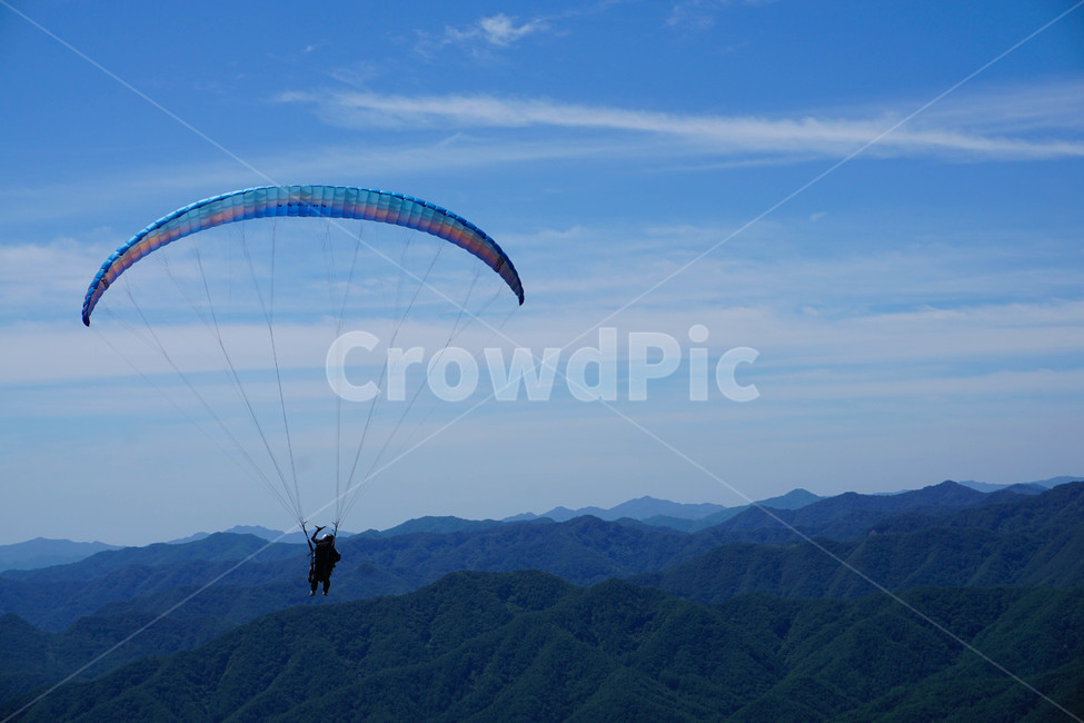 패러글라이딩,자연,풍경,자유,하늘,fly,landscape,activity,background,blue,extreme,flight,freedom,glider,green,korea,mountain,nature,parachute,paraglide,paragliding,people,pilot,sky,sport,sports,summer,travel,two,white,wing,사람,인물,인간,human,person,여행,휴가,traveling,vacation,trip,스포츠,레저,운동,sports,leisure,exercise