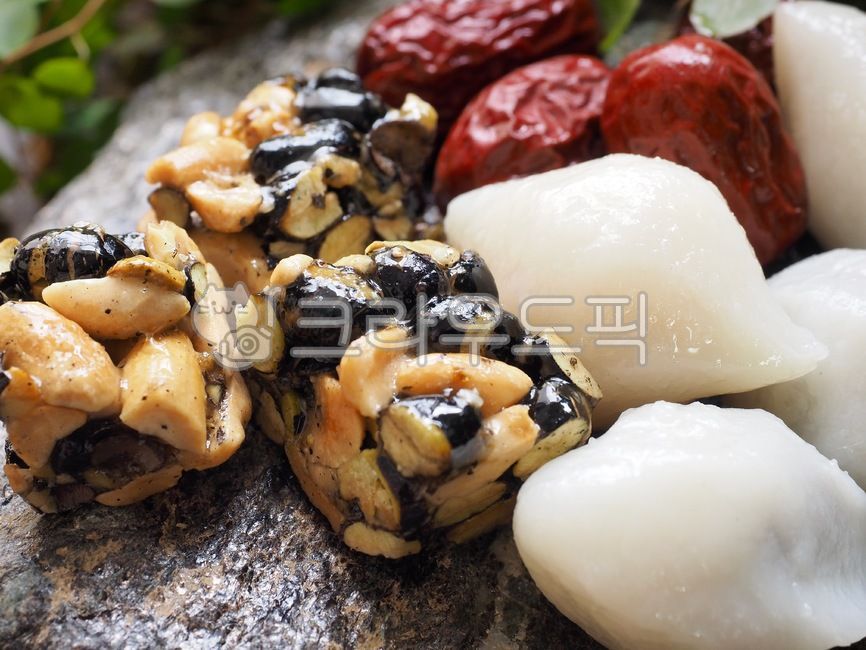 asianfood,koreanculture,plate,Korean traditional food,Thanksgiving,holiday,songpyeon,wellbeing,Korean food,Asian food,tradition,Lunar New Year food,jujube,new year,koreanfood,foodculture,dried jujube,holiday food,asia,Korean,Chuseok food,Korean culture,fo