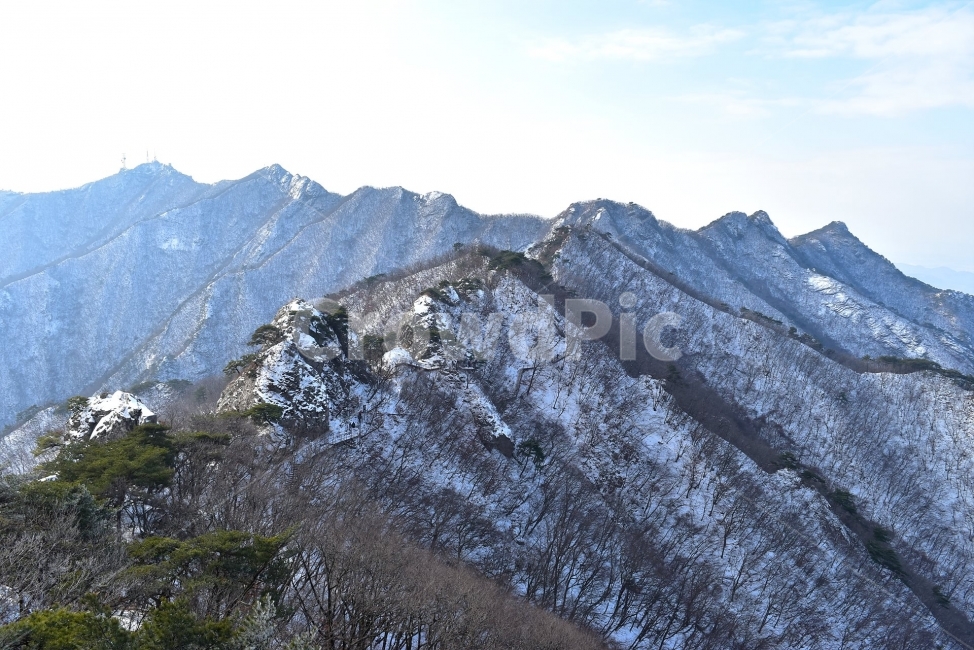 계룡산,국립공원,겨울,풍경,설경,산행,Korea,Nationa,Park,눈풍경,눈,자연,스포츠,등산,nature,snow,느낌,아름다운,신비로운,경이로운,다큐,필,힐링,명산landscape,winter,season,자연성릉,암릉,능선,비경,겨울,계절,winter,season,자연,풍경,nature,landscape,한국자연풍경,한국자연경관,korea nature landscape,mountain,산,outdoors,옥외,mountain range,산맥,peak,피크