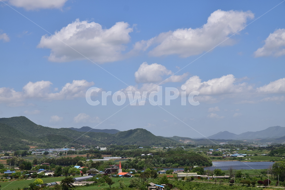 구름,하늘,파란하늘,산,뭉게구름,풍경,푸른하늘,힌구름,sky,cloud,mountain,blue,white,landscape,먼산,맑은하늘,농촌풍경,자연풍경,교회