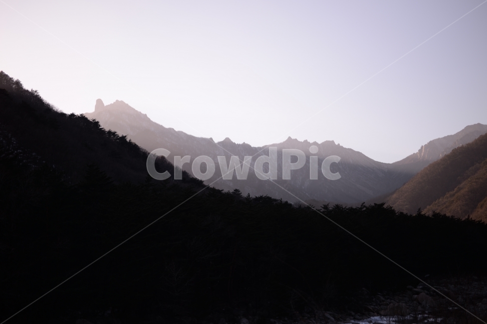 석양,설악산,산,산맥,경치,자연,풍경,nature,landscape,한국자연풍경,한국자연경관,korea nature landscape,mountain,mountain range,outdoors,옥외