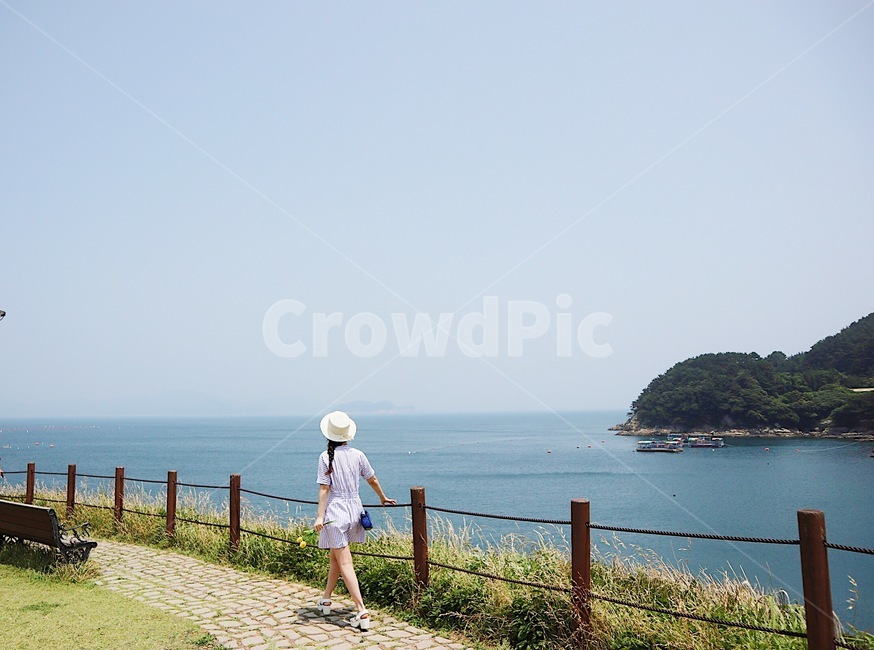 뒷모습,해변,소녀,girl,여름,휴가,vacation,trip,여행,sea,나들이