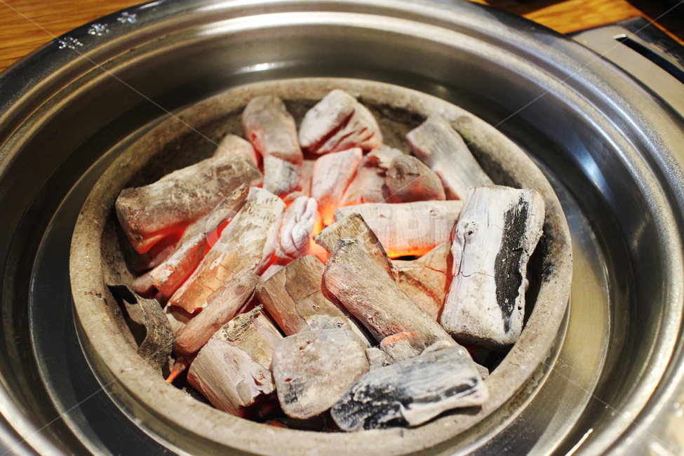 숯불,숯,고기,불판,뜨거움,열기,기구,요리,요리도구,cooker,식사,food,음식,도구,재료,한국,전통