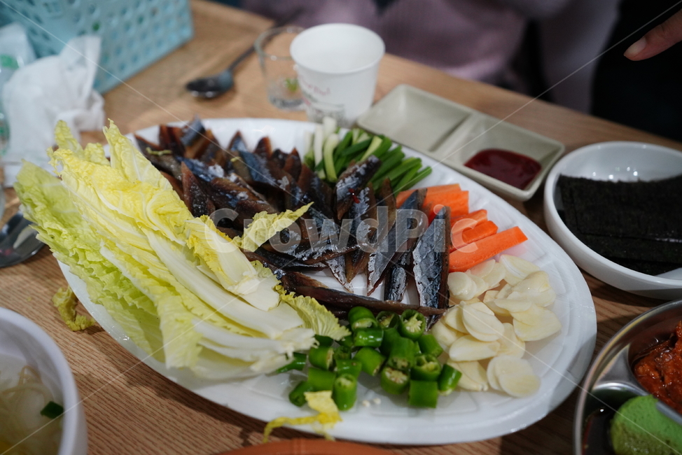 과메기,안주,생선,먹거리,food,야채,배추,고추,마늘,음식,음식,식재료,요리,food,cook,meal,dishes,food reserves