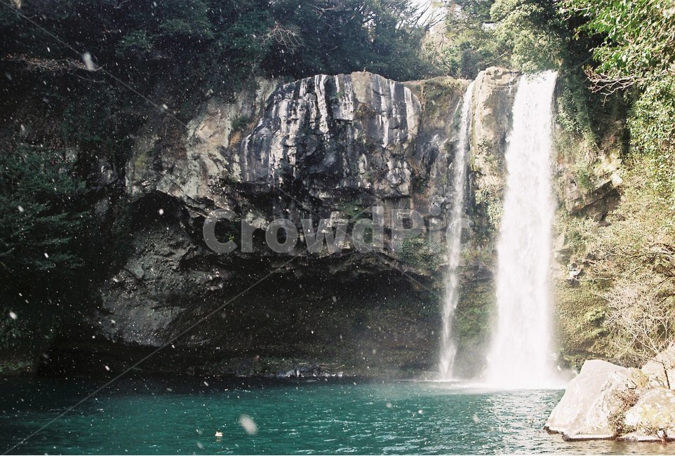 폭포,자연,풍경,제주도,물줄기,시원함,폭포수,자연,풍경,nature,landscape,한국자연풍경,한국자연경관,korea nature landscape,제주도,jeju,jeju island,water,물,outdoors,옥외,river,강,waterfall