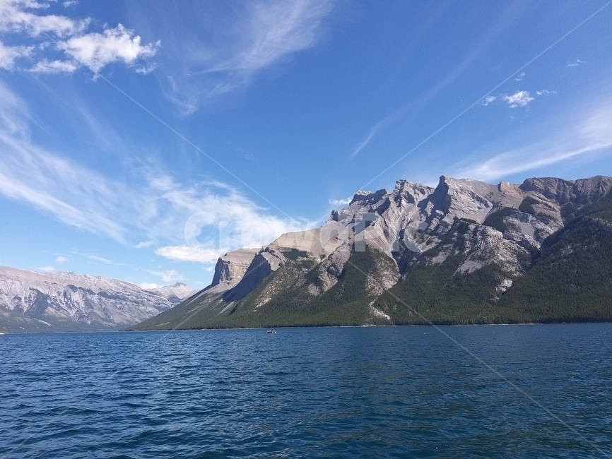 mountainrange,mountain,산맥,land,산,자연,canada,호수가,canadarocky,파란하늘