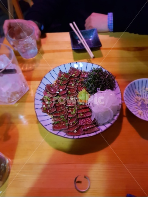 안주,사시미,이자카야,소고기,술,음식,식재료,요리,food,cook,meal,dishes,food reserves,일식,일본음식,일본요리,Japanese food,Japanese dishes,Japanese meal,Japanese cook