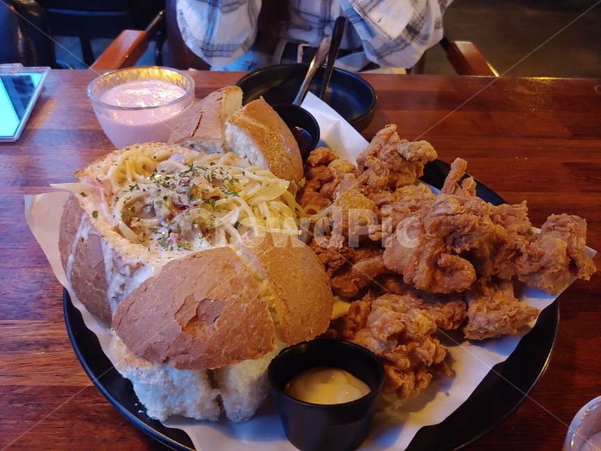 치킨,까르보나라,빠네,맥주,커리,커리치킨,카레,치느님,치맥,빠네파스타,후라이드,먹방,미식