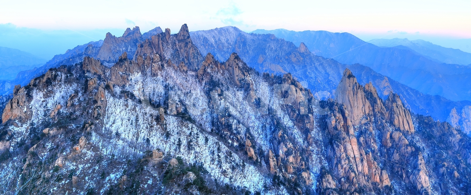 설악산,신선봉,눈,공룡능선,범봉,암릉,산,자연,풍경,nature,landscape,mountain range,산맥,outdoors,옥외,mountain,peak,피크