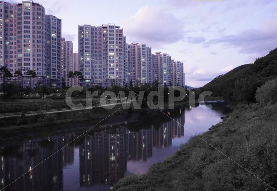 흑백,흑백사진,아파트,야경,도시,노을,도시,풍경,city,landscape,high rise,고층 건물,building,건물,town,시티,urban,어반,apartment building