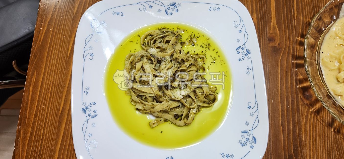 파스타,바질파스타,바질페스토파스타,오일파스타,요리,음식,food,dish,meal,식사,양식,이탈리안