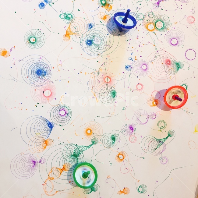 팽이,아트,미술,그림,초록색,주황색,핑크,파랑,원,예술,작품,masterpiece,art,green,orange,blue,pink,circle