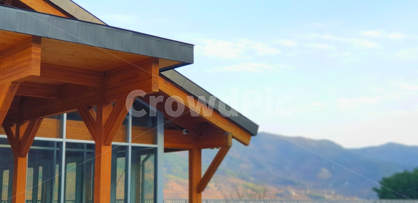하늘,산,나무건물,sky,woodenbuilding,건축물,건물외관,exterior,building,structure,architecture,construction