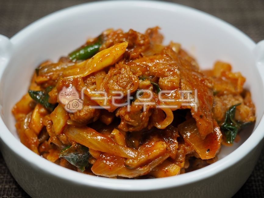 Pork dishes,Stirfried pork,Bulgogi,sidedish,side dish,Gochujang Bulgogi,Korean food,cooking,spicy food,Pork Bulgogi,koreanfood,porkbulgogi,beefstirfry,Korean,food,bulgogi,porkdishes,roastpork,meat,spicyfood,gochujangbulgogi