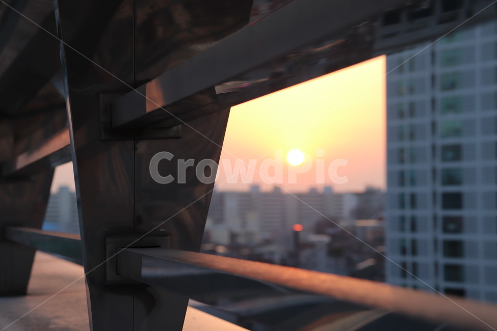 handrail,banister,난간,노을,건물,town