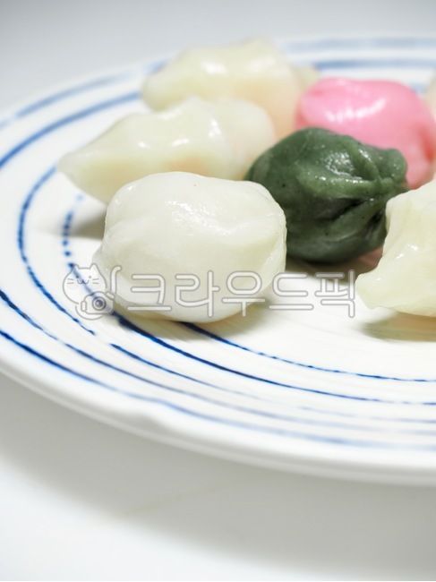 wellnessfood,asianfood,koreanculture,Thanksgiving,traditional culture,songpyeon,wellbeing,Wellbeing food,Asian food,traditionalfood,Lunar New Year food,new year,holiday food,koreantraditionalfood,korea,Chuseok Photo Contest,dish,background,rice cake,tradi