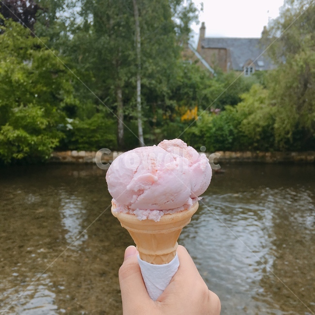 dessert,디저트,icecream,sweets,영국,딸기아이스크림,아이스크림