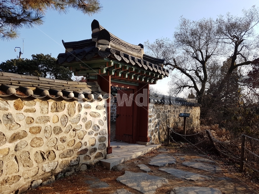 남한산성,수어장대,성곽,산책로,자연,풍경,한국전통,한국문화,korean traditional,korean culture,건축물,건물외관,exterior,building,structure,architecture,construction