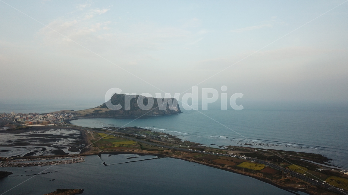제주도,성산일출봉,제주,성산,드론사진,항공사진,자연,풍경,nature,landscape,제주도,jeju,jeju island,시골,마을,country,rural,town,land,땅,outdoors,옥외,water,물,sea,바다,ocean,대양,shoreline,해안선,coast,연안