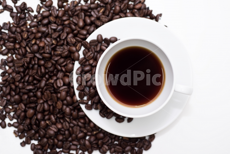 커피,원두,블랙커피,아메리카노,커피잔,잔,원두커피,커피콩,오브젝트,실내,음료,클로즈업,근접,카페인,원두콩,음식,갈색,검정색,콩,볶다,커피재료,하이앵글,누끼,한잔,커피한잔,커피,카페,coffee,cafe